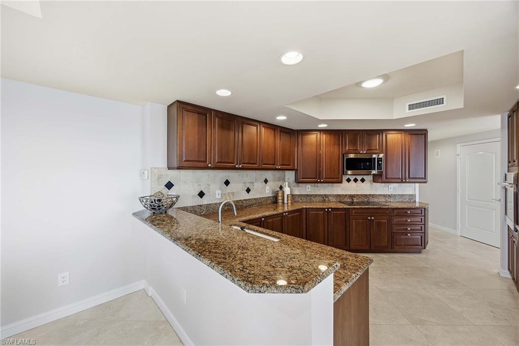 ESTANCIA - Residential Lease