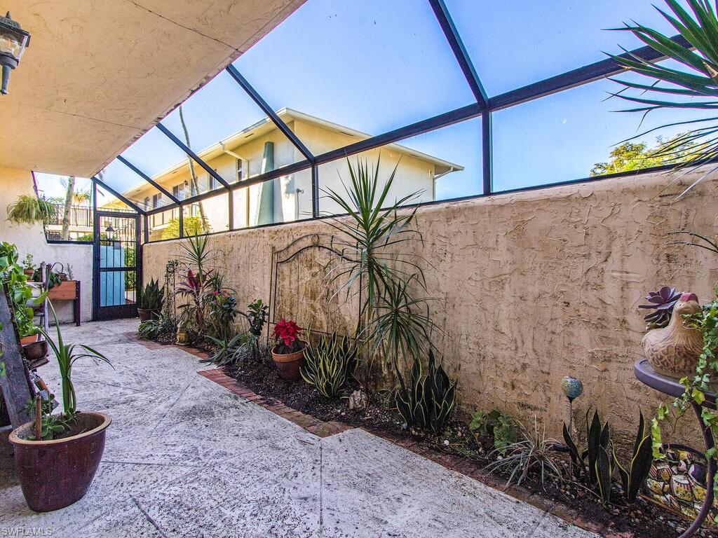 GLADES COUNTRY CLUB - Residential