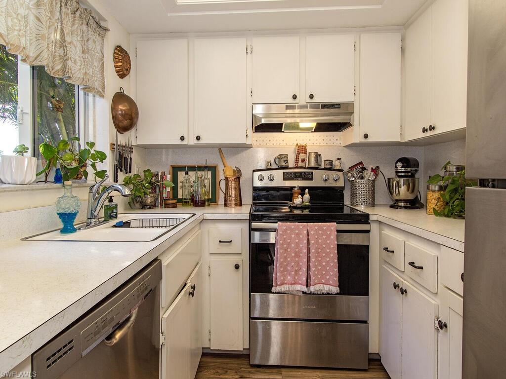 GLADES COUNTRY CLUB - Residential