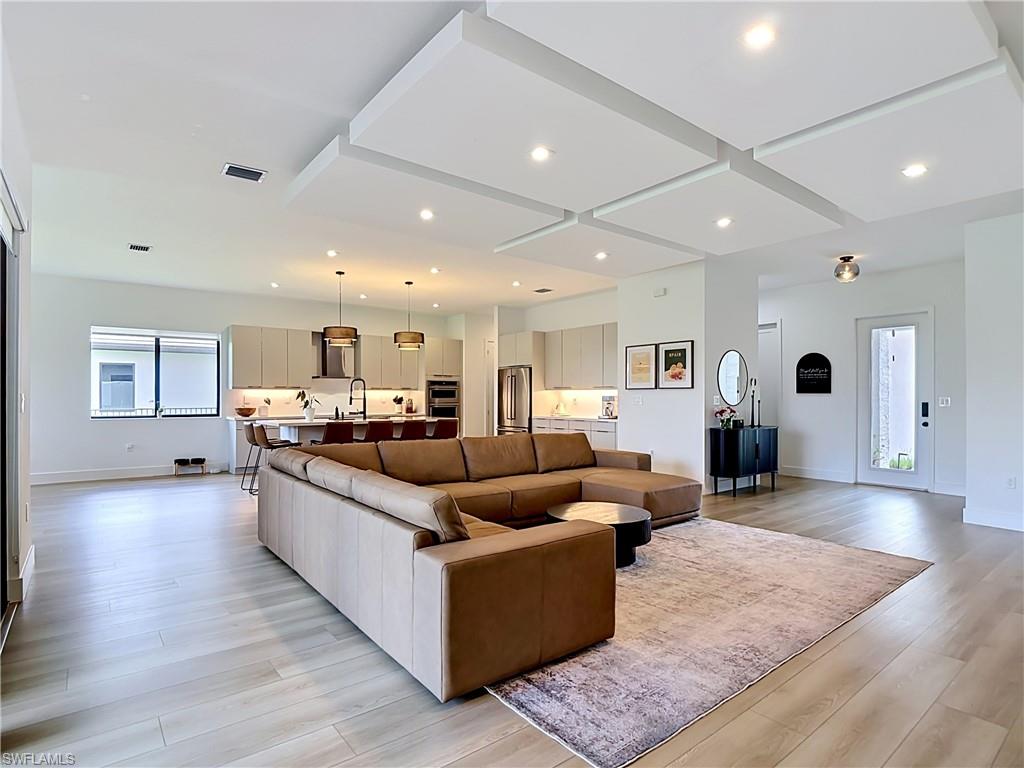5228 Lamone LN