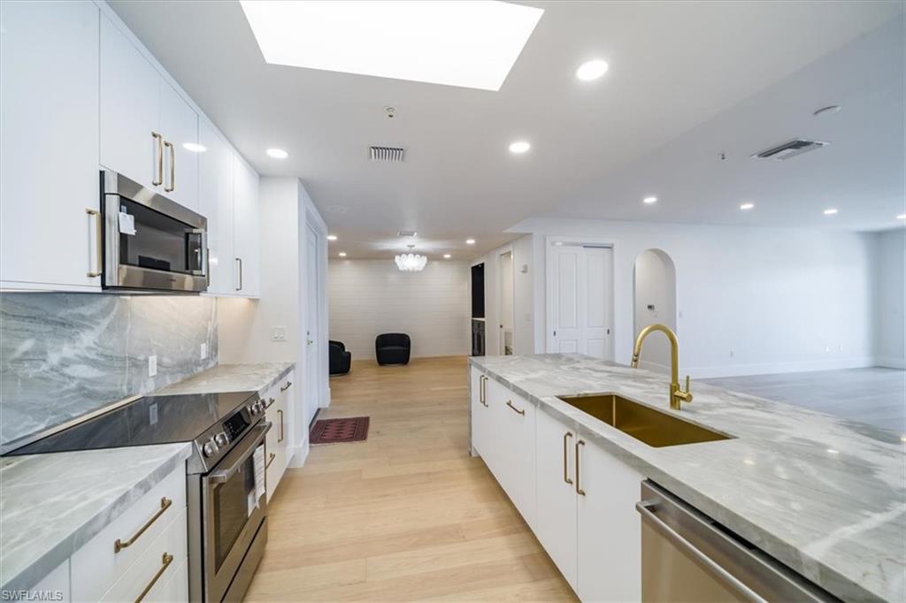 780 5th AVE S 305