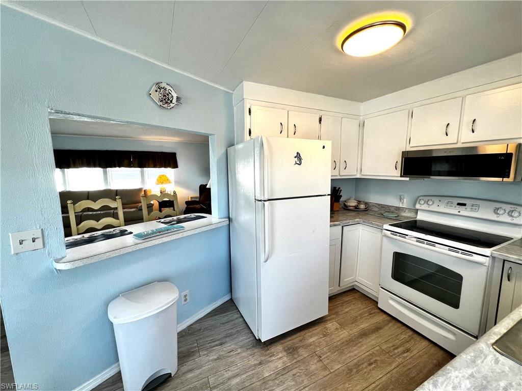 THUNDERBIRD MOBILE HOMES - Residential
