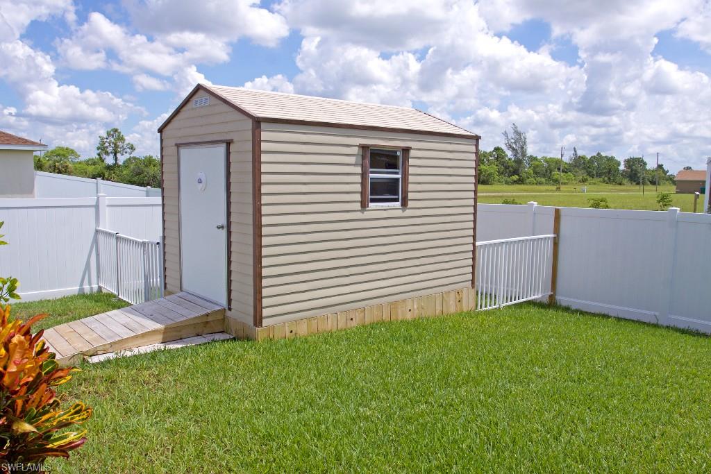 GATOR CIRCLE - Residential