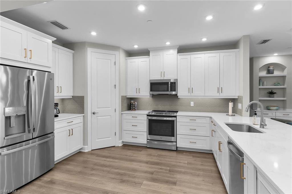 15249 Zeno WAY 102
