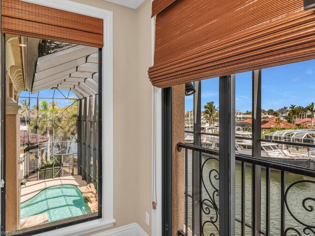 MARCO BEACH - Residential