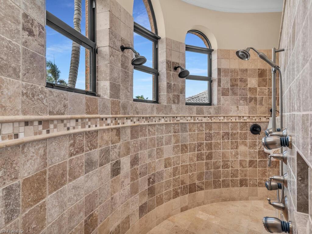 MARCO BEACH - Residential