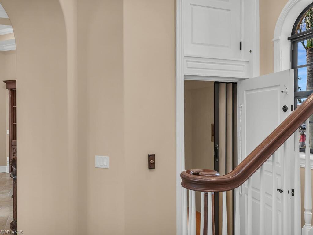 MARCO BEACH - Residential