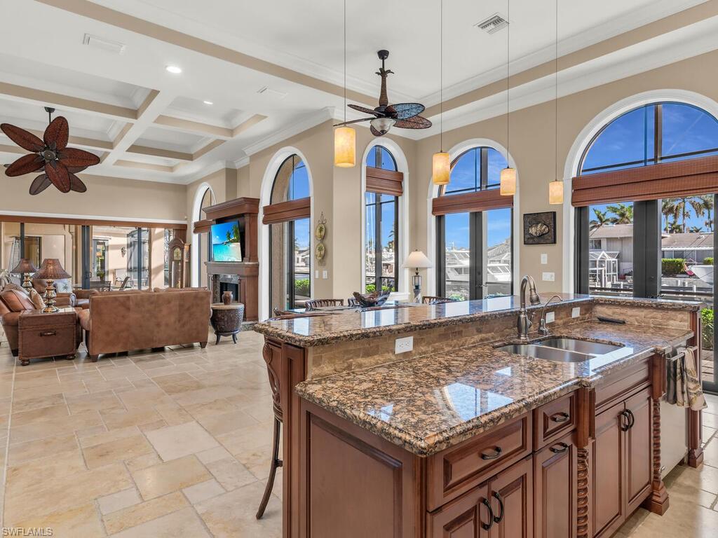 MARCO BEACH - Residential