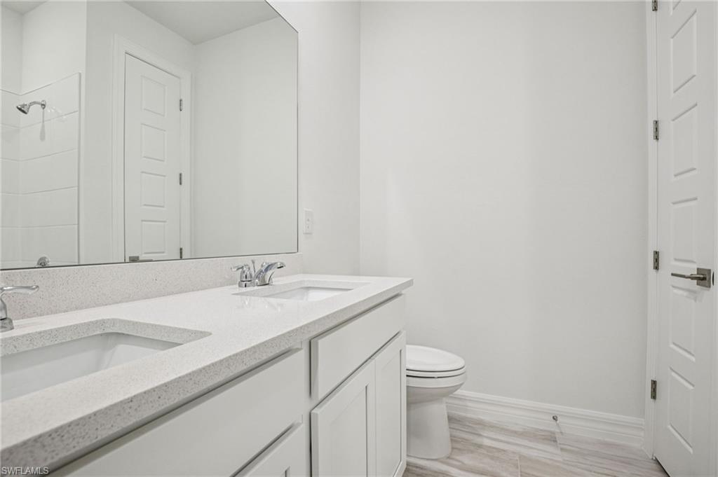 CRESCENT LAKES - Residential