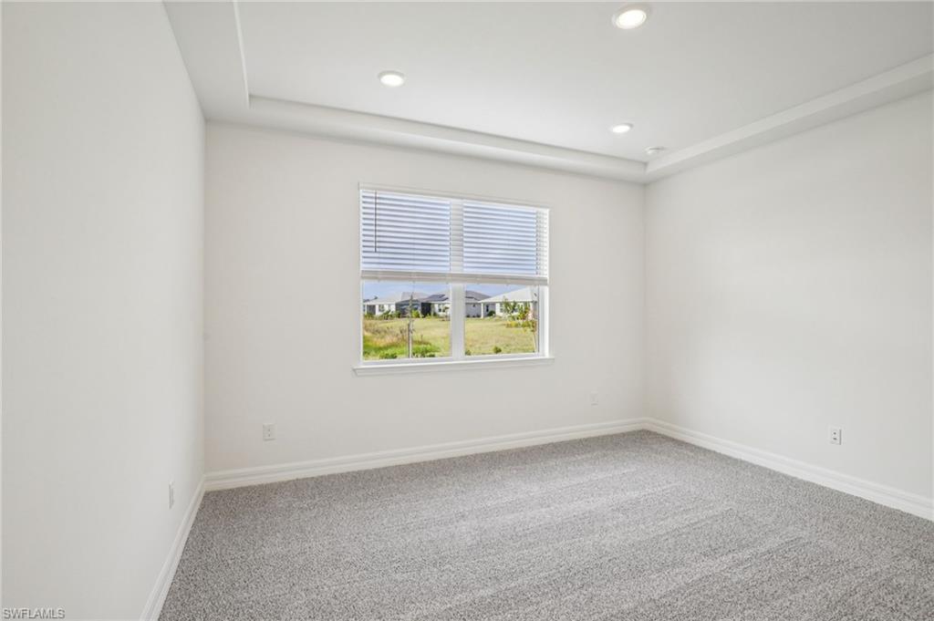 CRESCENT LAKES - Residential