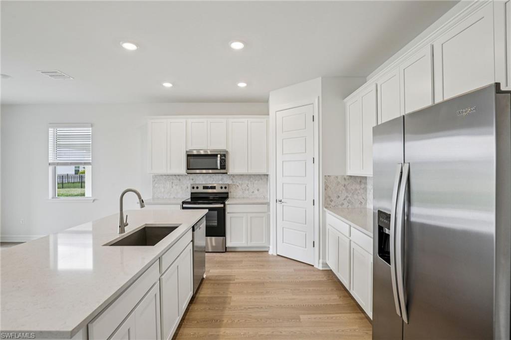 CRESCENT LAKES - Residential