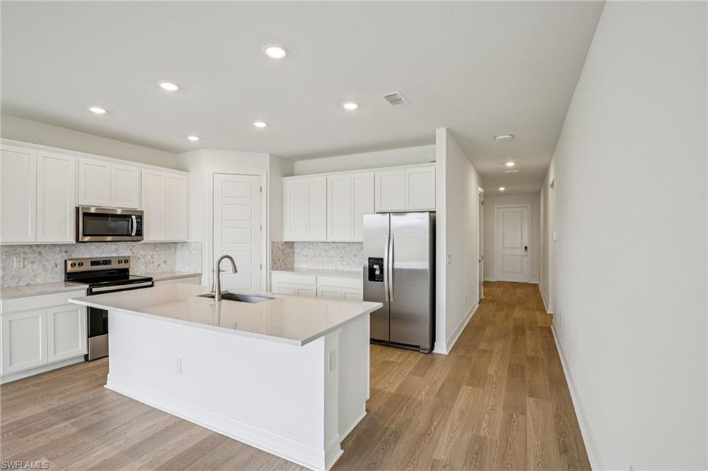 CRESCENT LAKES - Residential