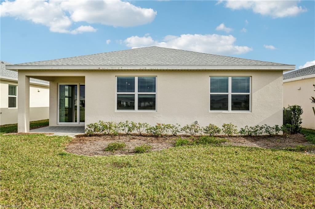 CRESCENT LAKES - Residential