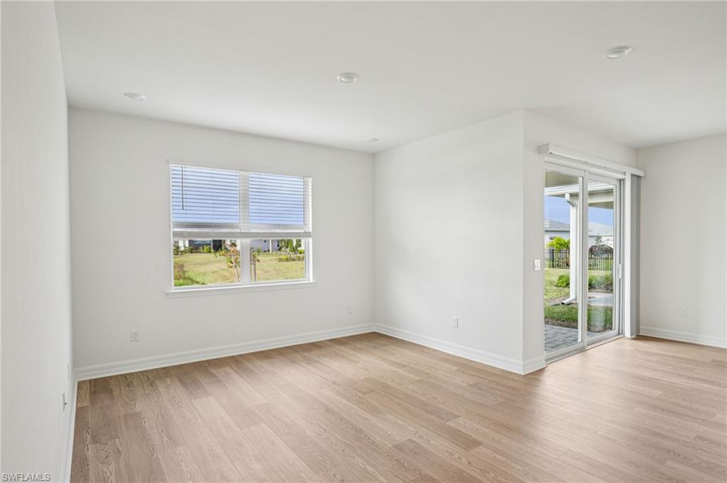 CRESCENT LAKES - Residential