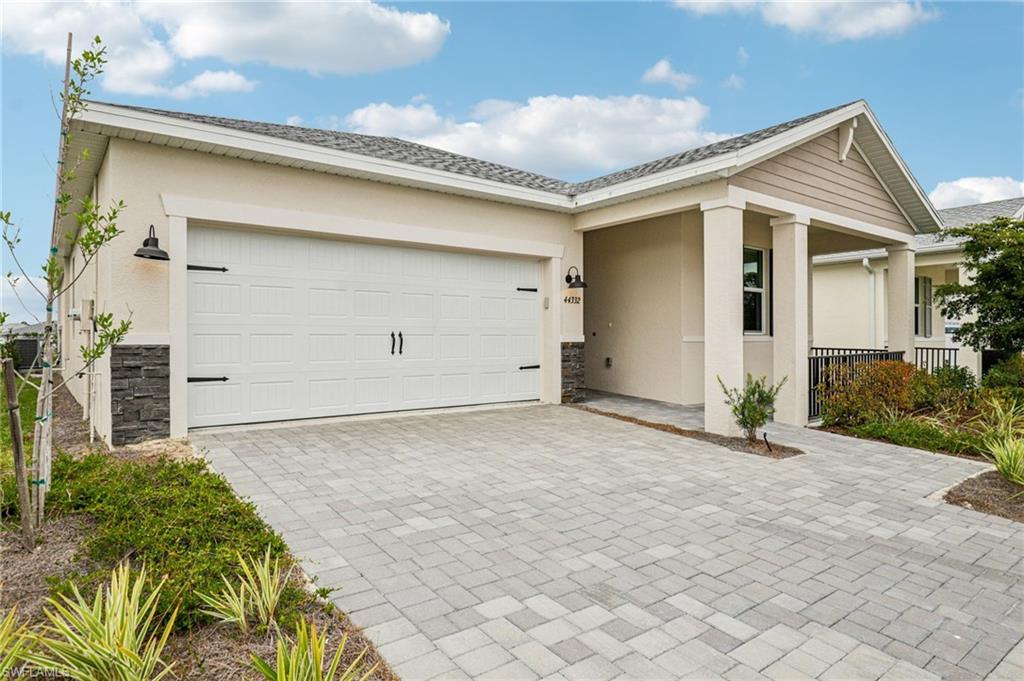 CRESCENT LAKES - Residential