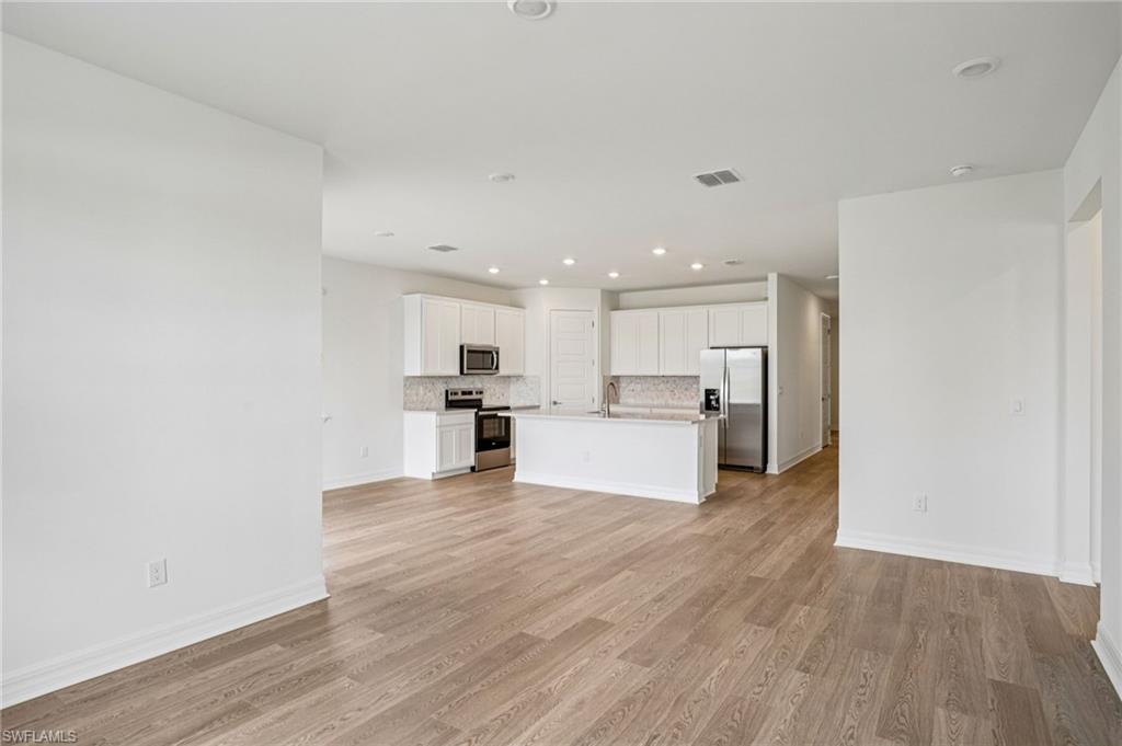 CRESCENT LAKES - Residential