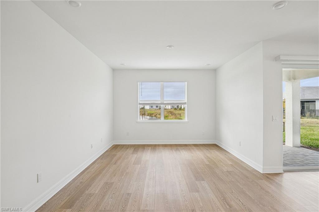 CRESCENT LAKES - Residential