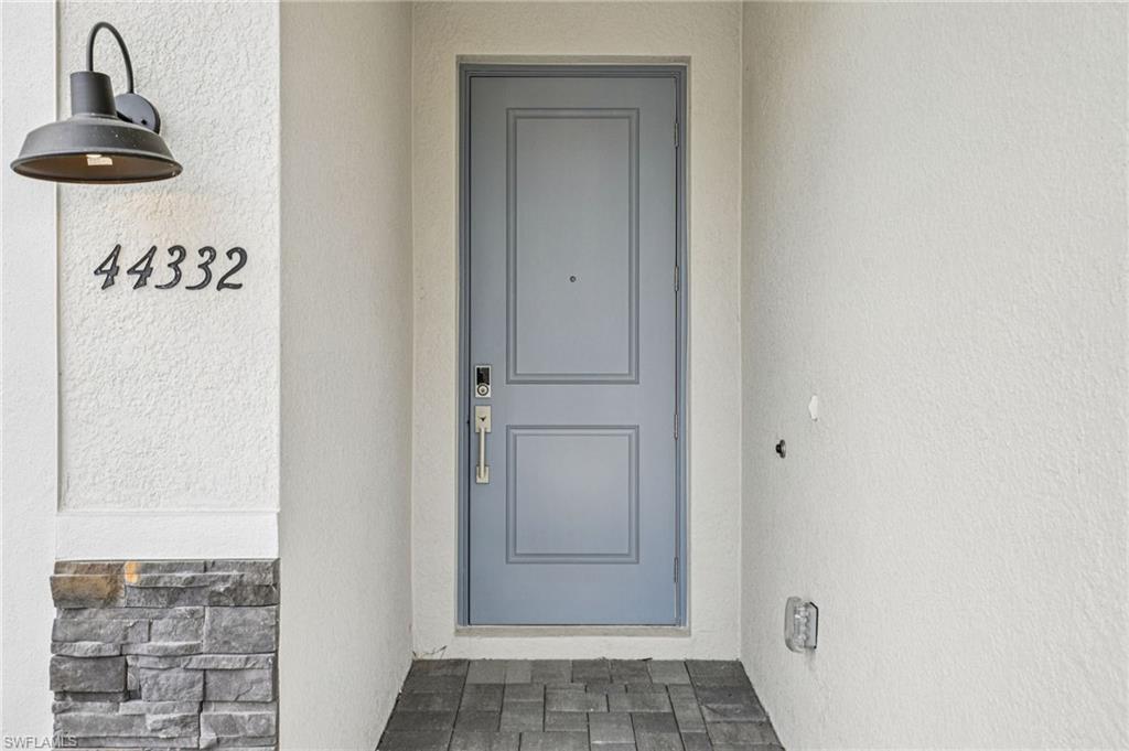 CRESCENT LAKES - Residential