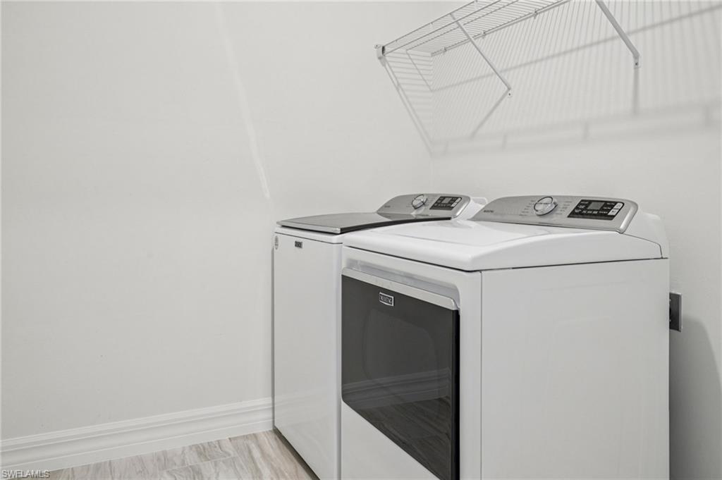 CRESCENT LAKES - Residential