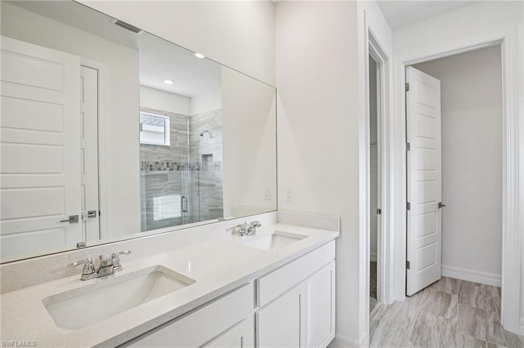 CRESCENT LAKES - Residential