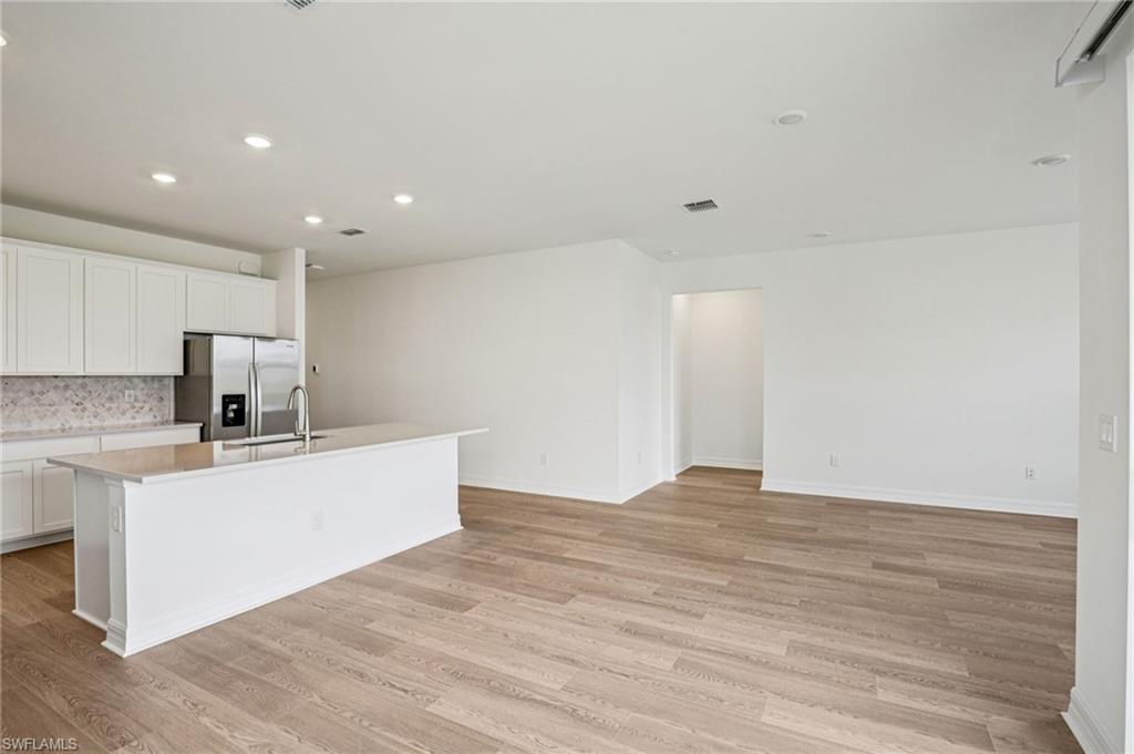 CRESCENT LAKES - Residential