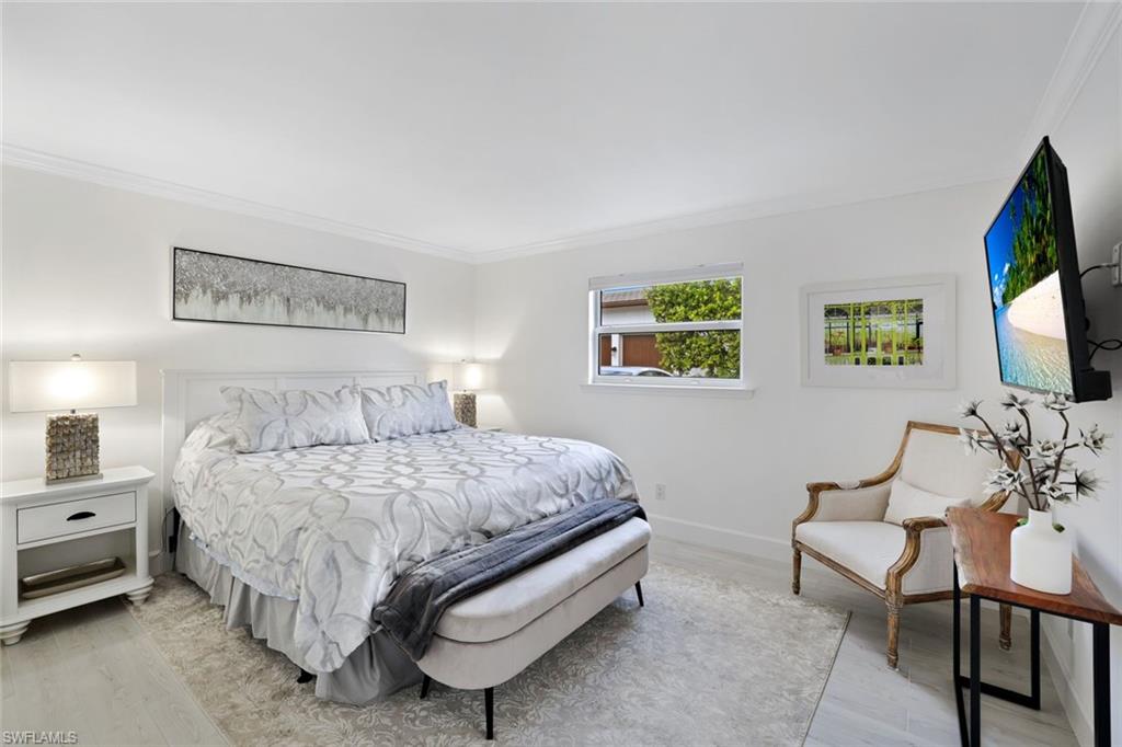 960 ON SEVENTH - Residential