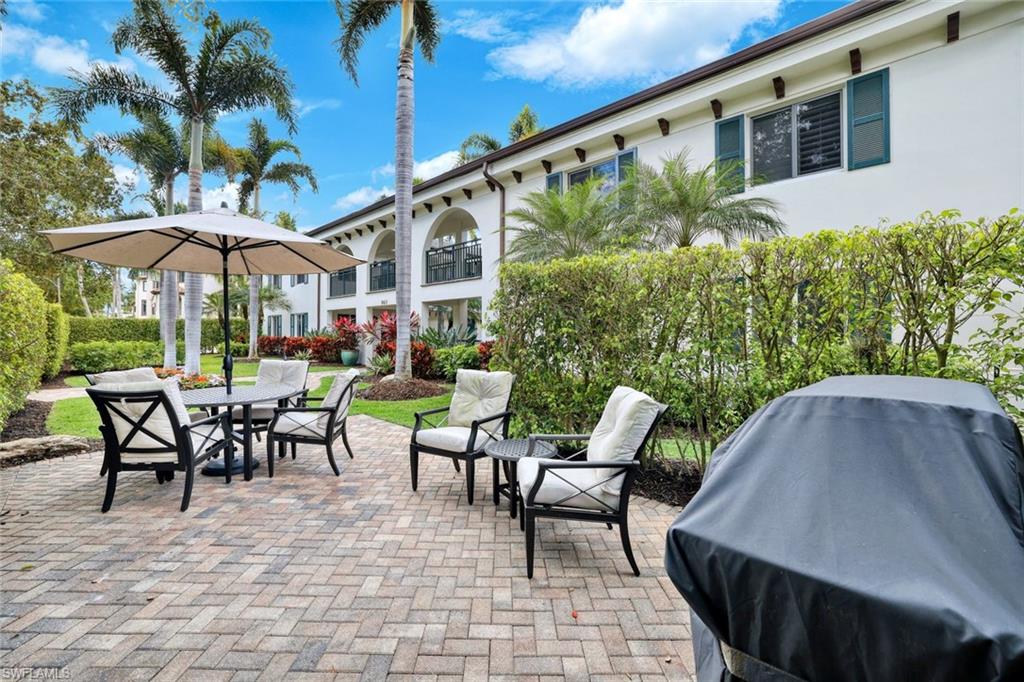 960 ON SEVENTH - Residential