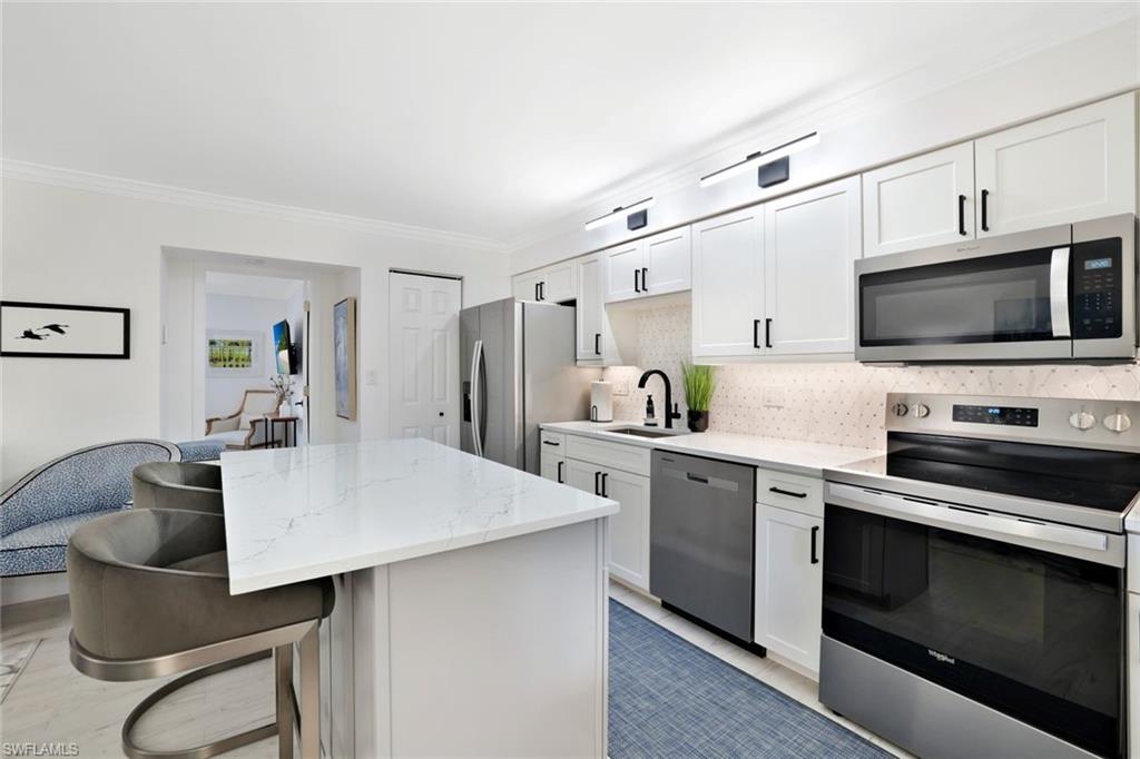 960 ON SEVENTH - Residential