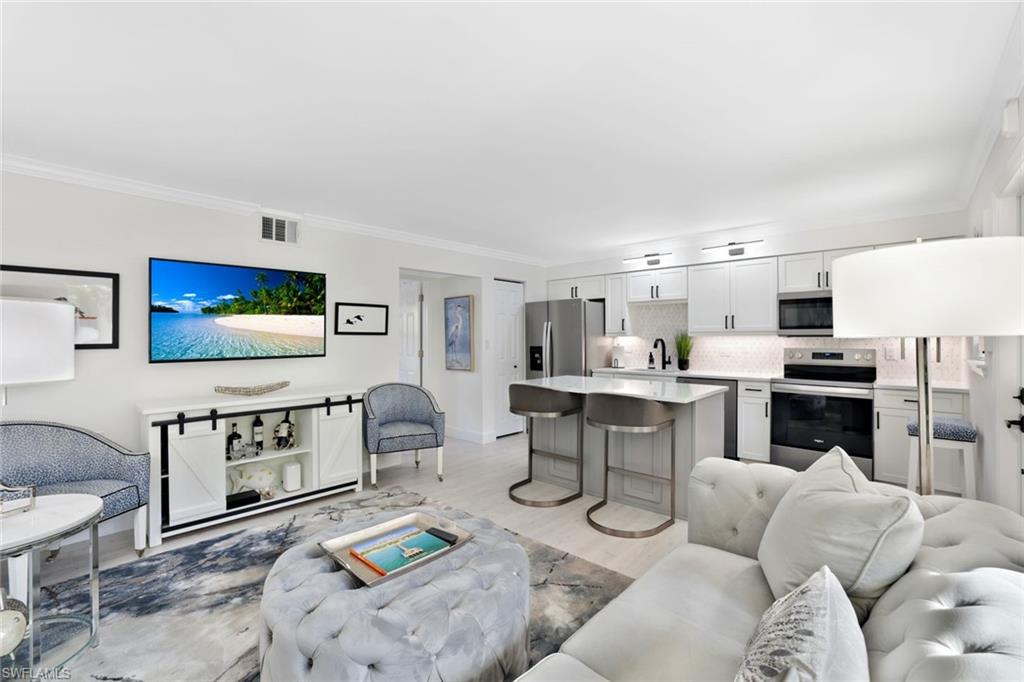 960 ON SEVENTH - Residential