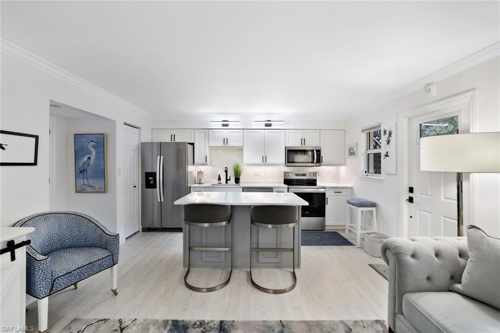 960 ON SEVENTH - Residential