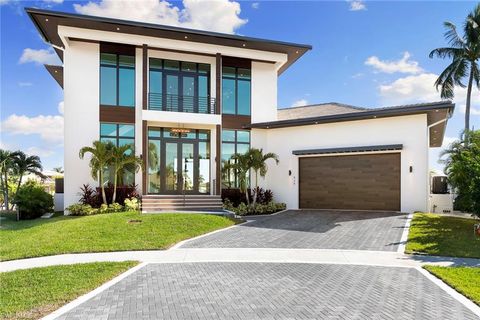 429 Persian CT MARCO ISLAND FL 34145
