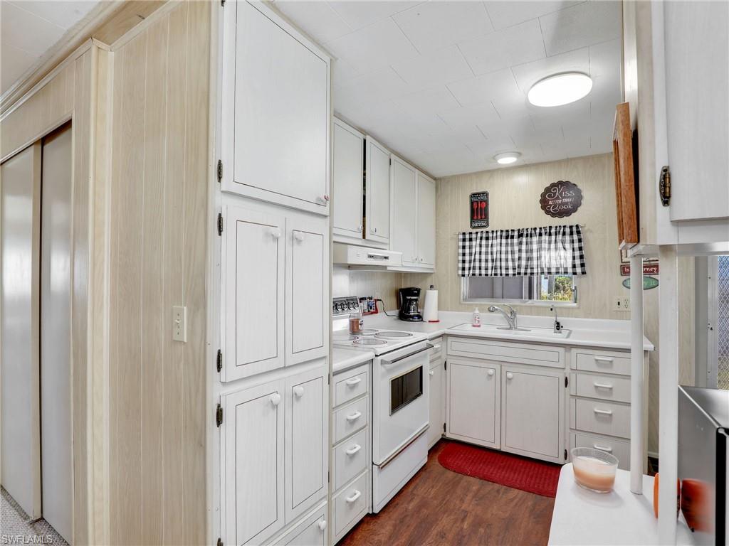 MOBILE MANOR - Residential