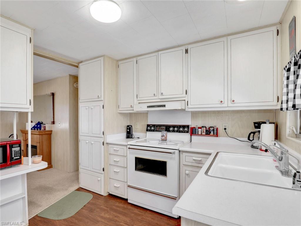 MOBILE MANOR - Residential