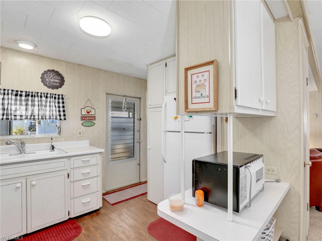 MOBILE MANOR - Residential