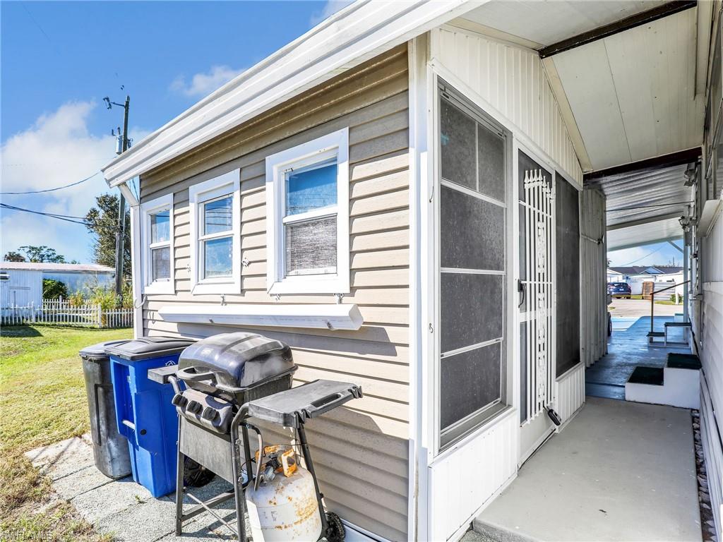 MOBILE MANOR - Residential