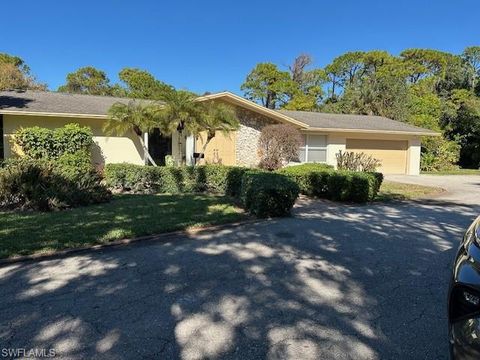 1261 Pine Ridge RD NAPLES FL 34108