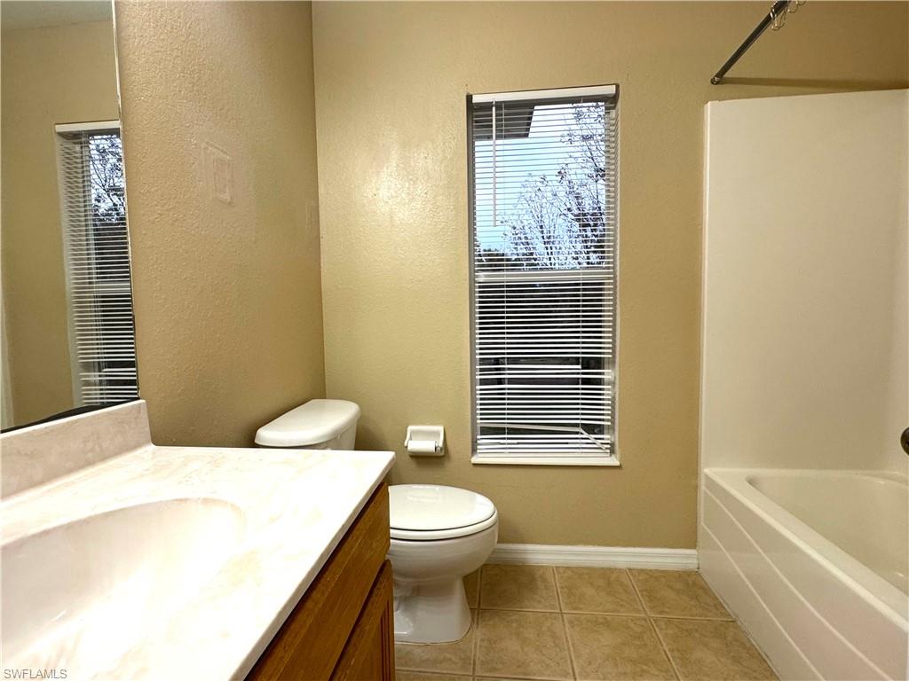 SHADOW LAKES - Residential Lease