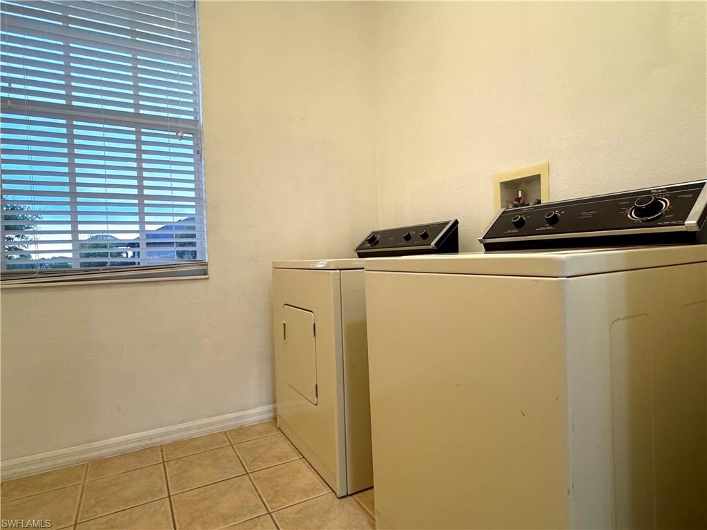 SHADOW LAKES - Residential Lease