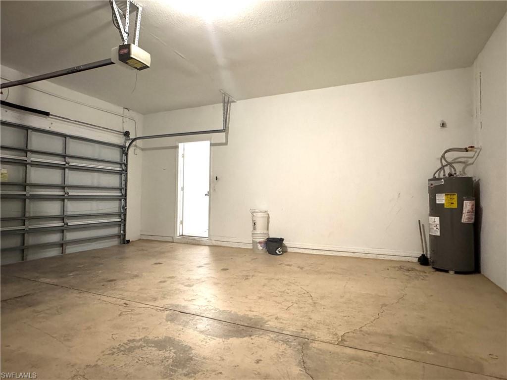 SHADOW LAKES - Residential Lease