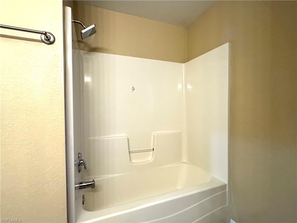 SHADOW LAKES - Residential Lease