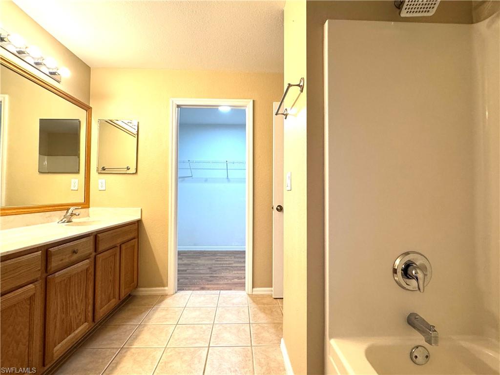 SHADOW LAKES - Residential Lease