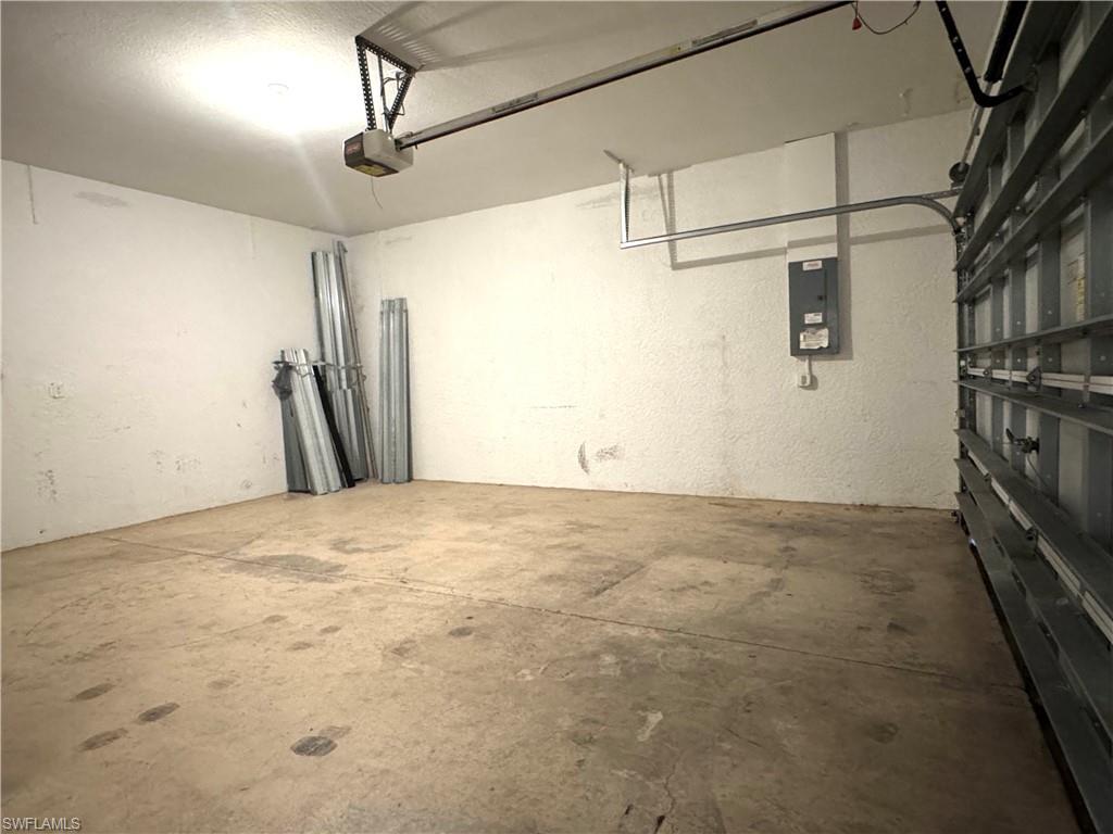 SHADOW LAKES - Residential Lease