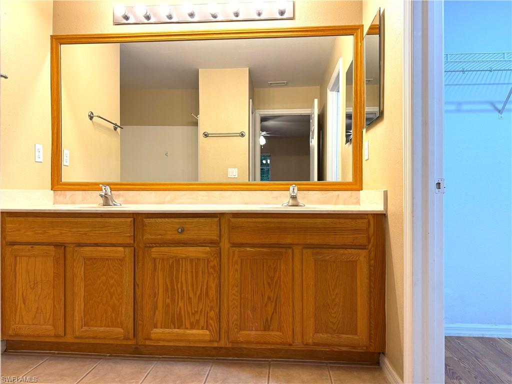 SHADOW LAKES - Residential Lease