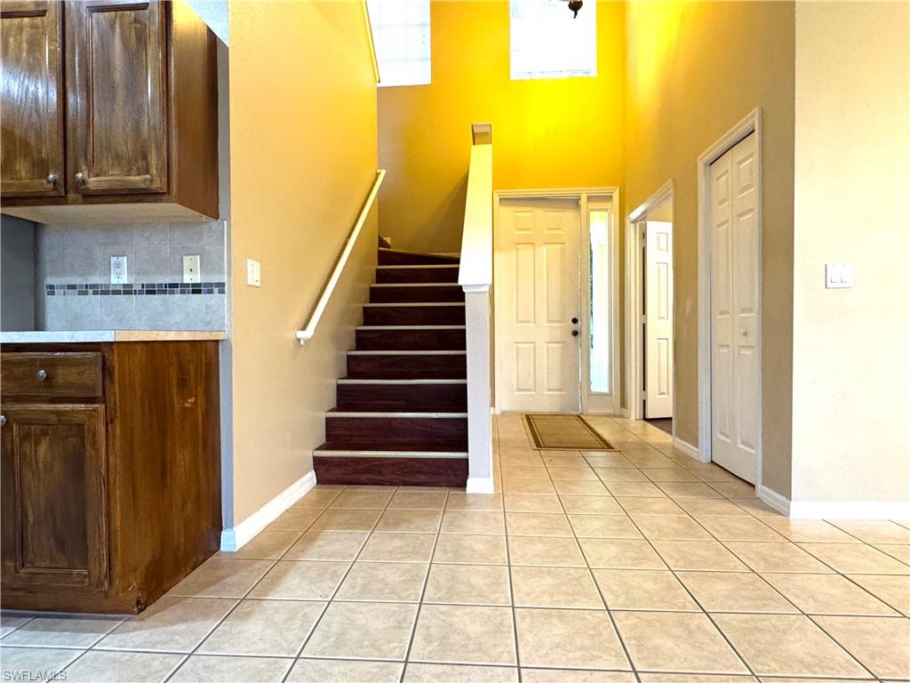 SHADOW LAKES - Residential Lease