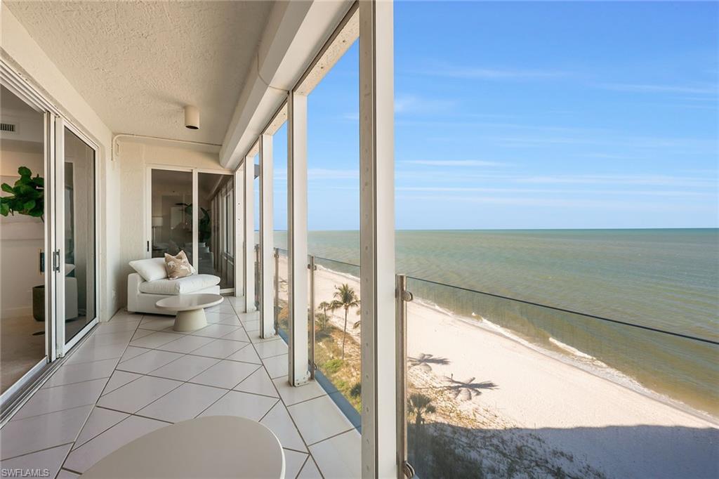 SEAPOINT AT NAPLES CAY - Residential