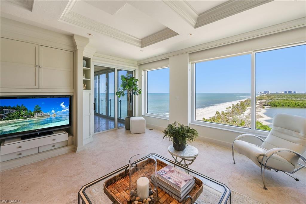 SEAPOINT AT NAPLES CAY - Residential