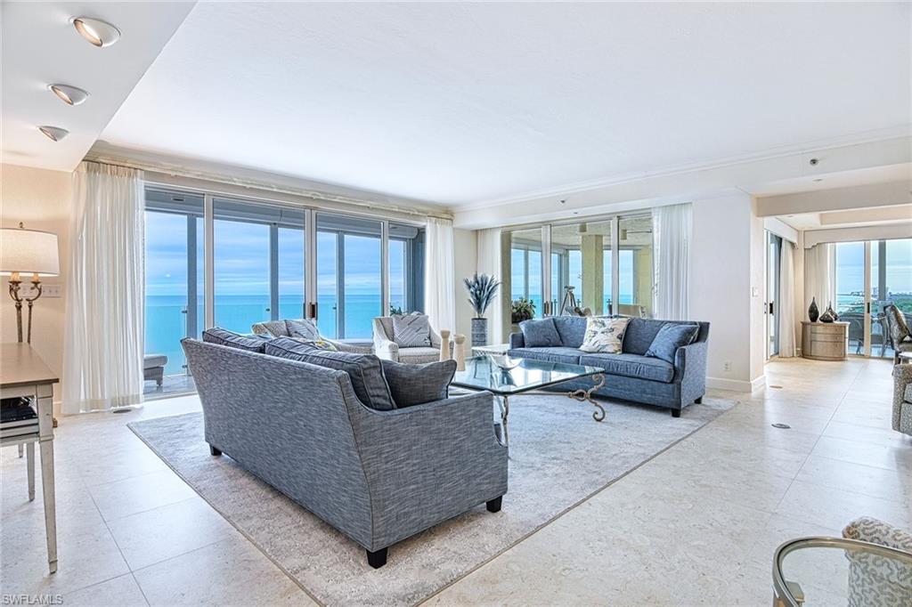 SEAPOINT AT NAPLES CAY - Residential