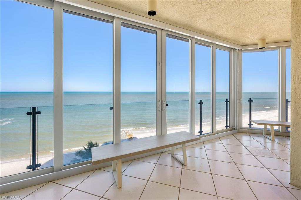 SEAPOINT AT NAPLES CAY - Residential