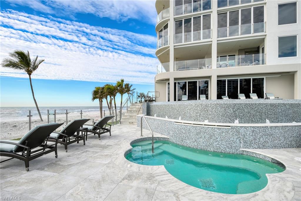 SEAPOINT AT NAPLES CAY - Residential