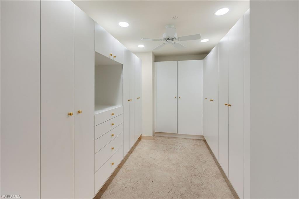 SEAPOINT AT NAPLES CAY - Residential